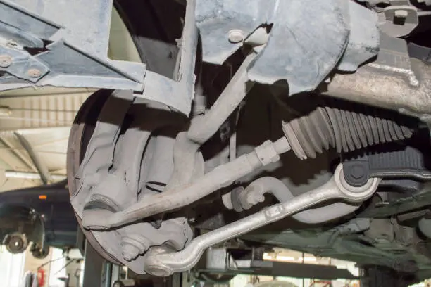 Podceňovaný „tlmič“ vášho podvozku: Ako otočné puzdrá tvarujú prémiový pocit z jazdy